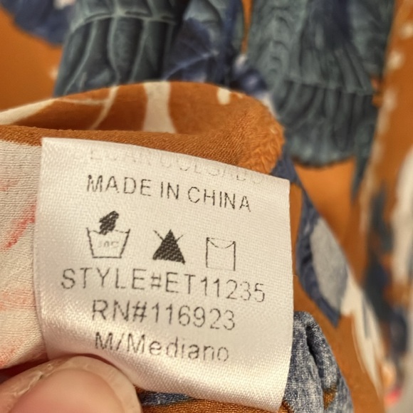 Easel Floral Top - Picture 6 of 8